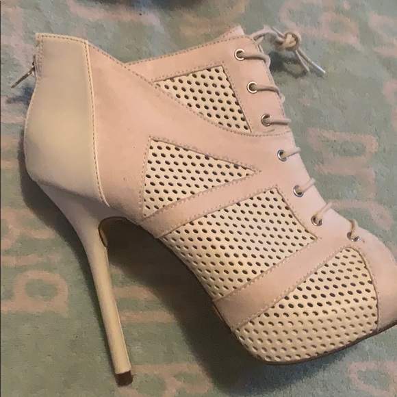 Call it spring heels - Picture 2 of 3